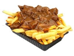 Frites satesaus mayo en ui